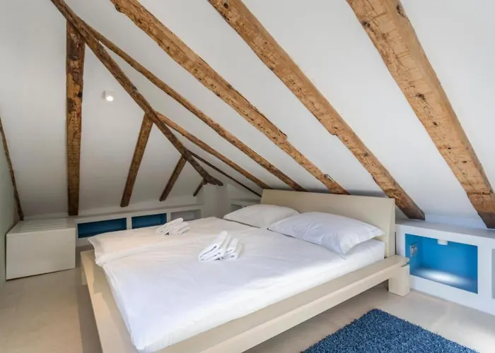 Ria In Diocletian Palace شقة